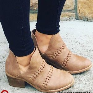 Universal Thread Braided Heeled Booties
